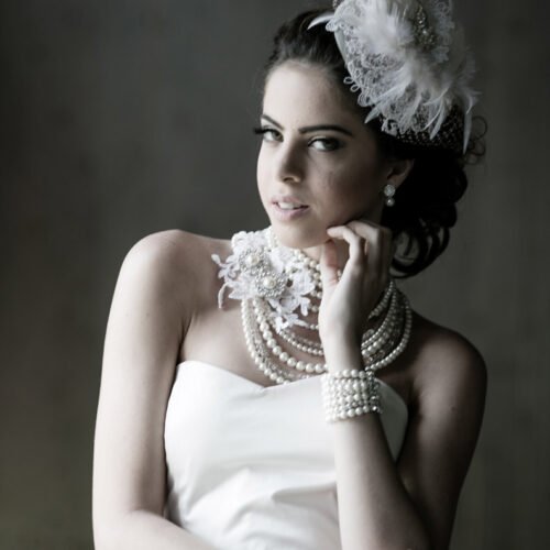 Aluguel de Joias para Noivas - Rendas Plumas Perolas e Pedras Strass