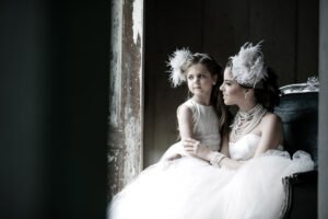 Aluguel de Joias para Noivas - Rendas Plumas Perolas e Pedras Strass