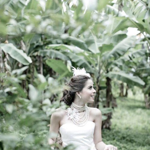 Aluguel de Joias para Noivas - Rendas Plumas Perolas e Pedras Strass