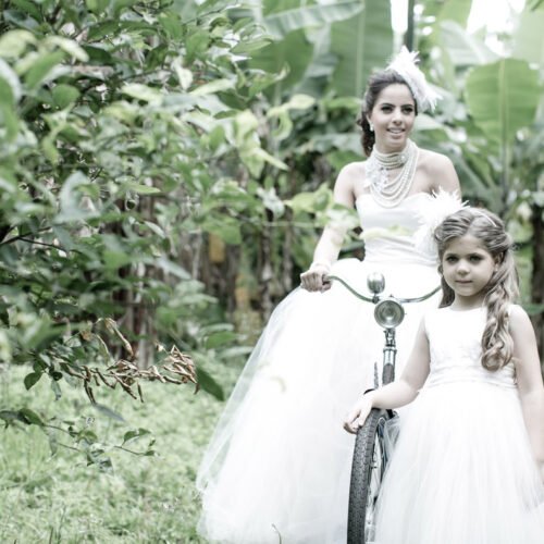 Coleção Lovely - Rendas Plumas Perolas e Pedras Strass