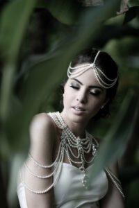 Coleção Lovely - Rendas Plumas Perolas e Pedras Strass