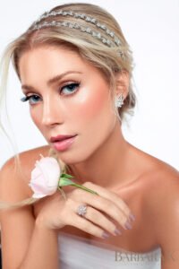 Brincos e anéis em ouro branco 18K pérolas, cristais e diamantes para noivas